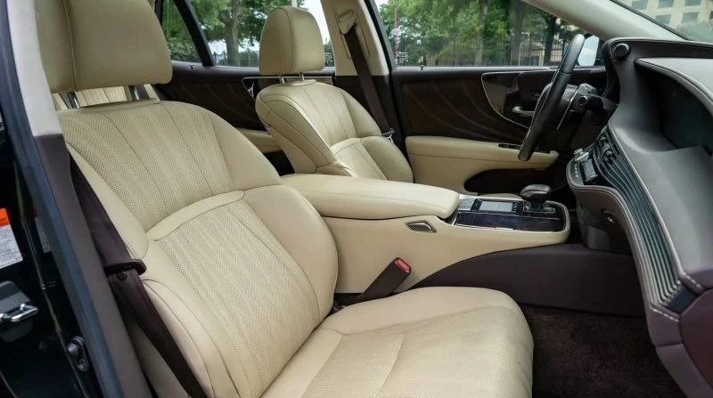2019 Lexus LS 5th Gen - Image 16 of 20
