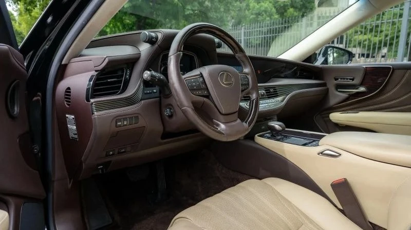2019 Lexus LS 5th Gen - Image 10 of 20