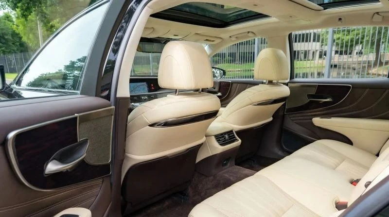 2019 Lexus LS 5th Gen - Image 13 of 20