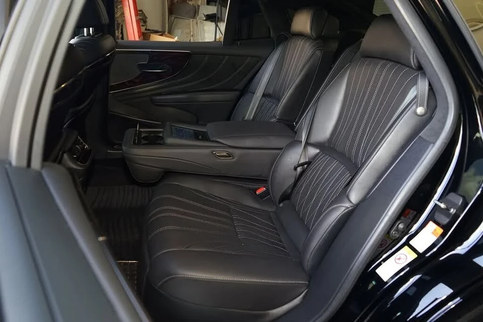 2019 Lexus LS 5th Gen - Image 16 of 20