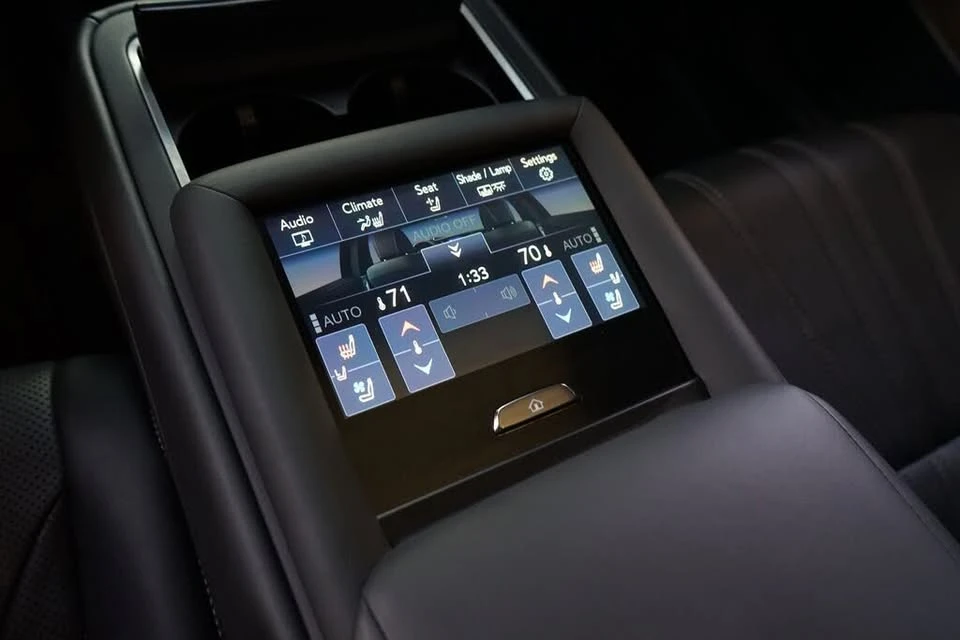 2019 Lexus LS 5th Gen - Image 15 of 20
