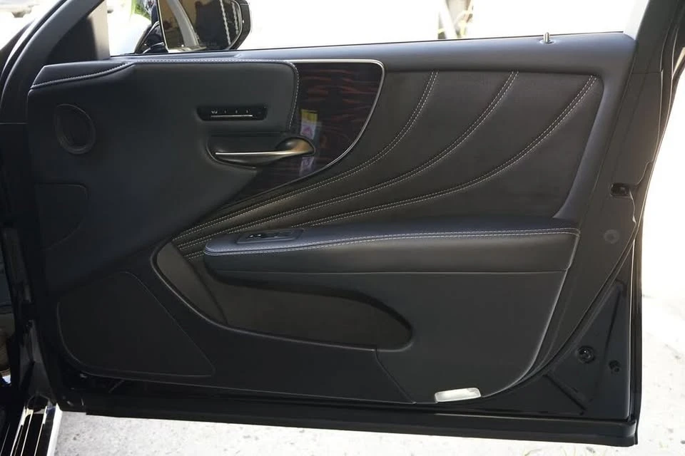 2019 Lexus LS 5th Gen - Image 20 of 20