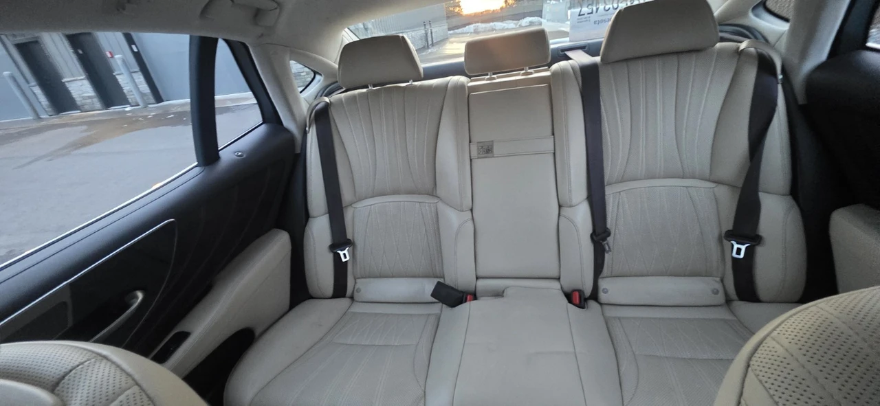2019 Lexus LS 5th Gen - Image 11 of 13