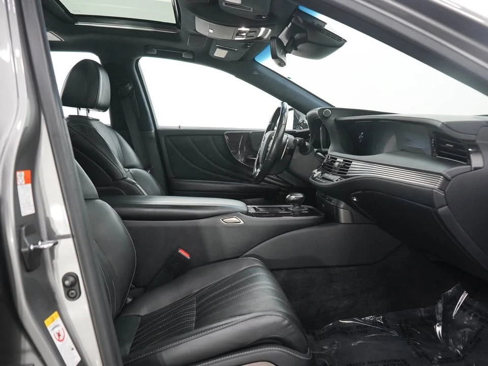 2019 Lexus LS 5th Gen - Image 10 of 20