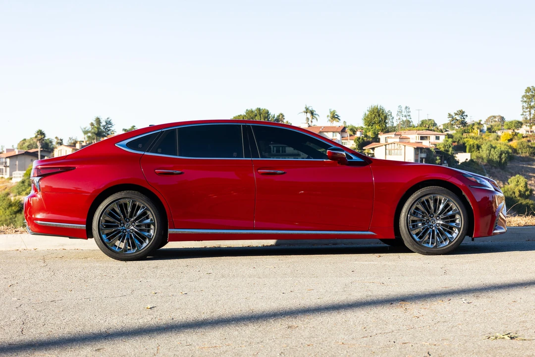 2019 Lexus LS 5th Gen - Image 10 of 31