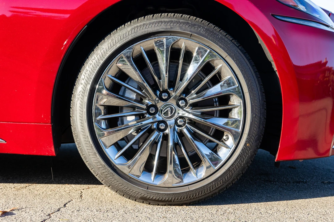 2019 Lexus LS 5th Gen - Image 27 of 31