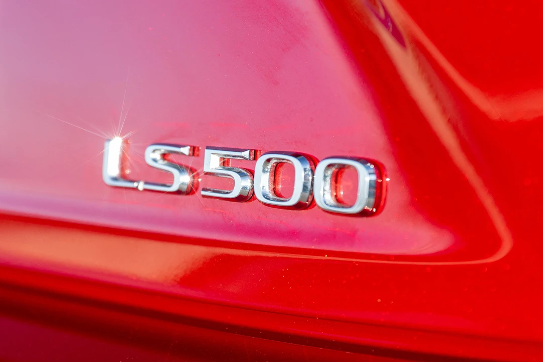 2019 Lexus LS 5th Gen - Image 20 of 31