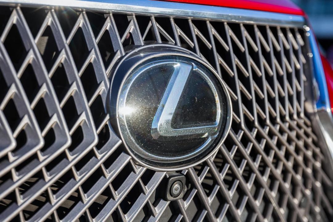 2019 Lexus LS 5th Gen - Image 12 of 31