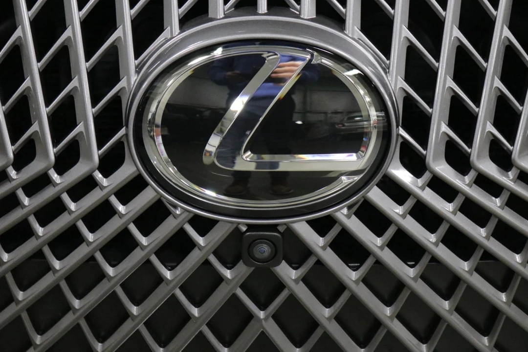 2019 Lexus LS 5th Gen - Image 4 of 12