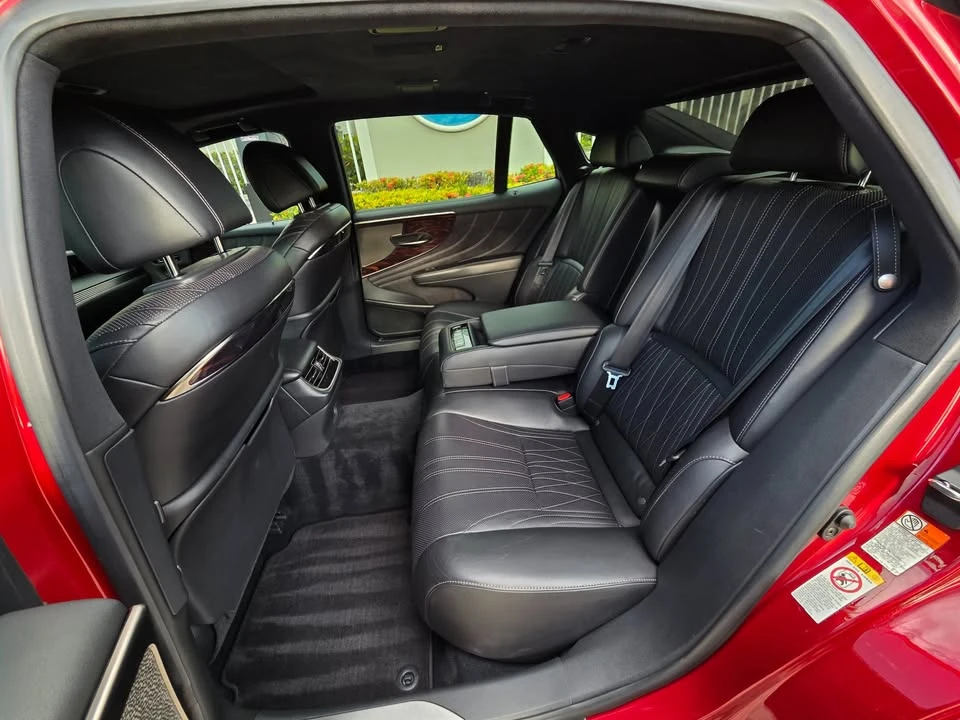 2019 Lexus LS 5th Gen - Image 15 of 20