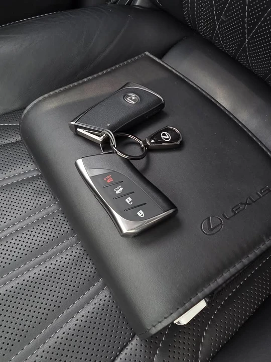 2019 Lexus LS 5th Gen - Image 17 of 20