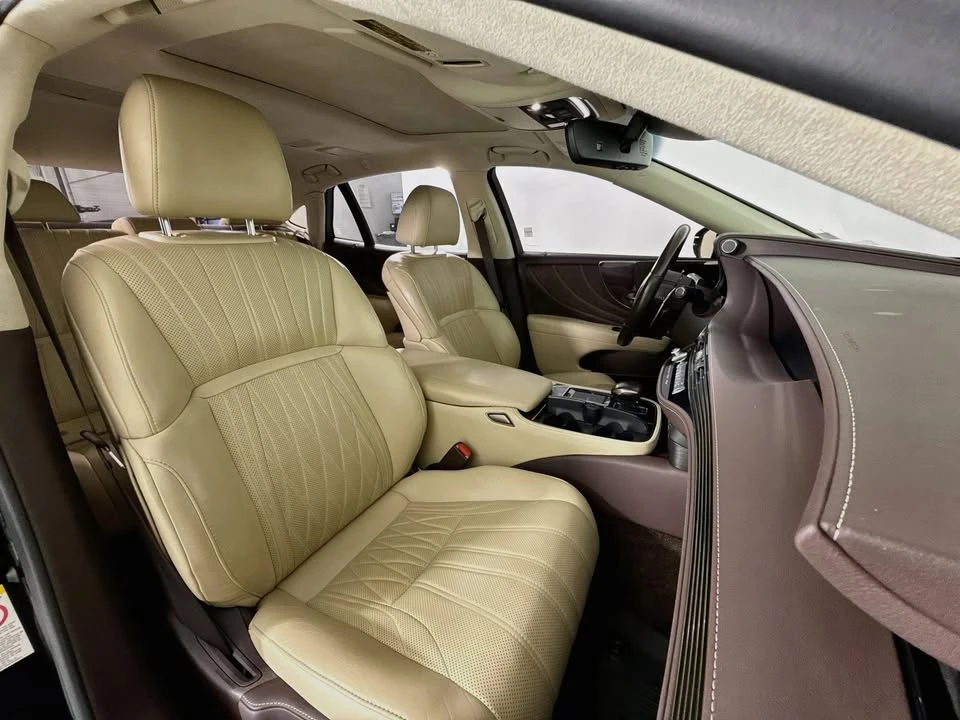 2019 Lexus LS 5th Gen - Image 9 of 11