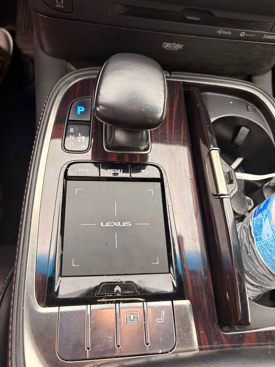 2019 Lexus LS 5th Gen - Image 6 of 8