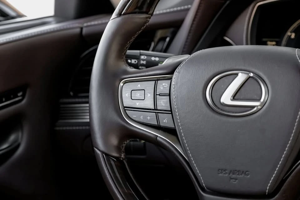 2019 Lexus LS 5th Gen - Image 17 of 18