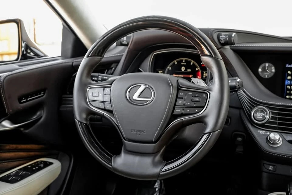 2019 Lexus LS 5th Gen - Image 15 of 18