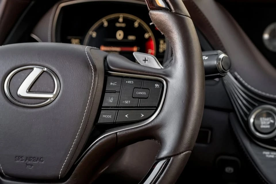 2019 Lexus LS 5th Gen - Image 18 of 18