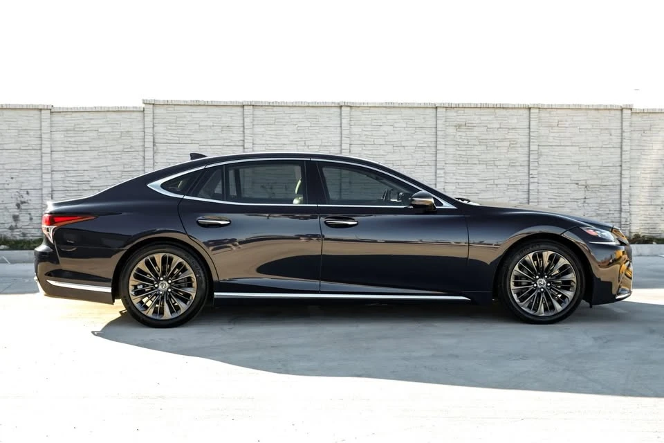 2019 Lexus LS 5th Gen - Image 7 of 18