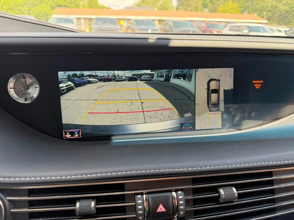2019 Lexus LS 5th Gen - Image 16 of 20