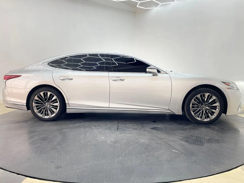 2019 Lexus LS 5th Gen - Image 3 of 21