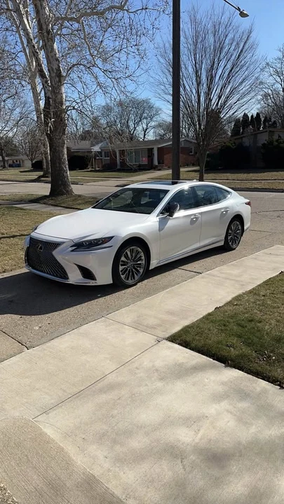 2019 Lexus LS 5th Gen - Image 2 of 3