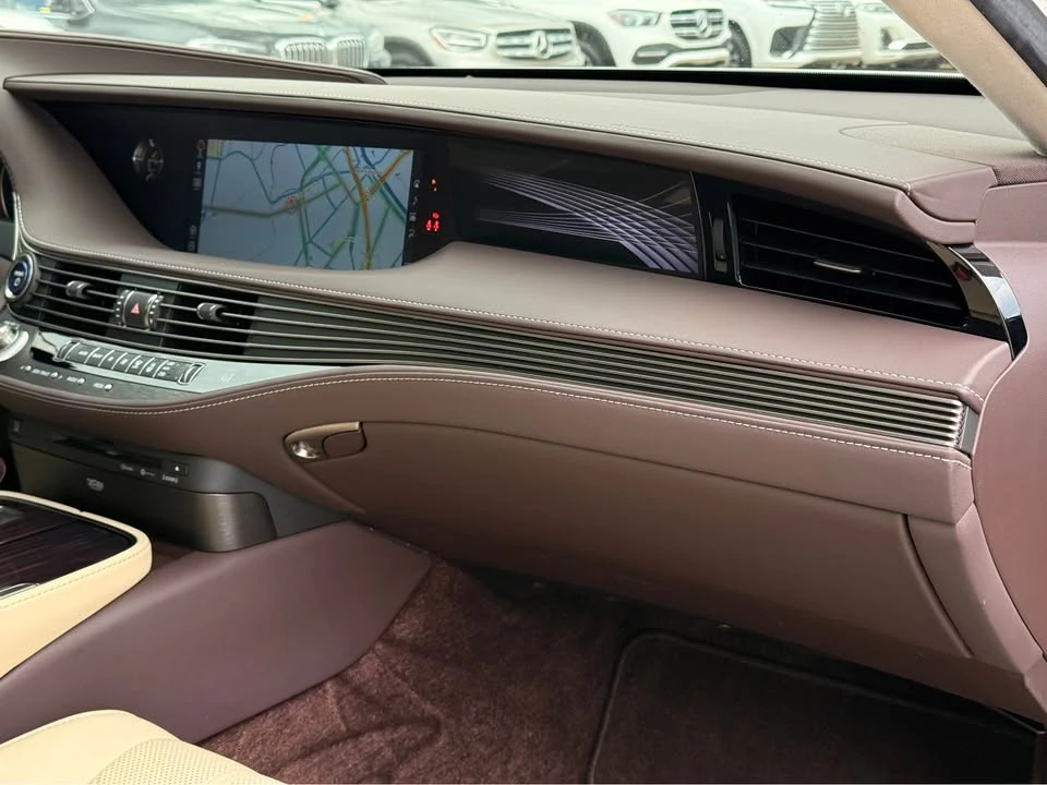 2019 Lexus LS 5th Gen - Image 11 of 20