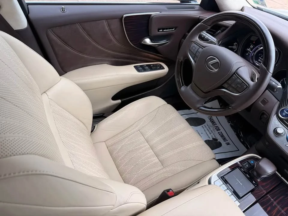 2019 Lexus LS 5th Gen - Image 16 of 20
