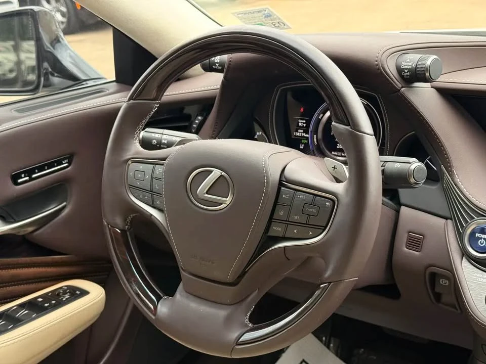2019 Lexus LS 5th Gen - Image 19 of 20