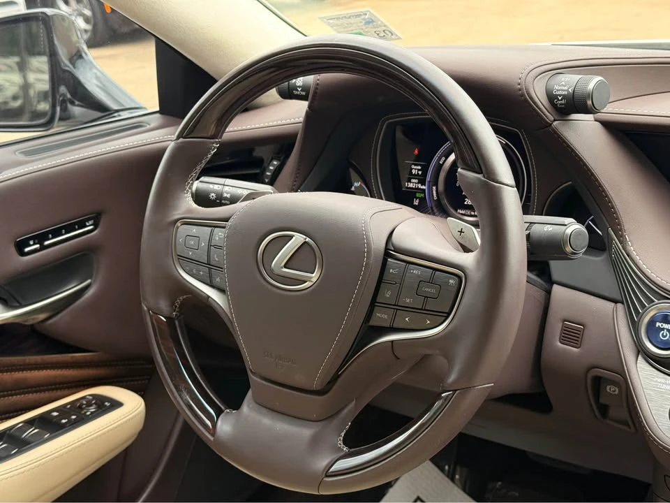 2019 Lexus LS 5th Gen - Image 18 of 20