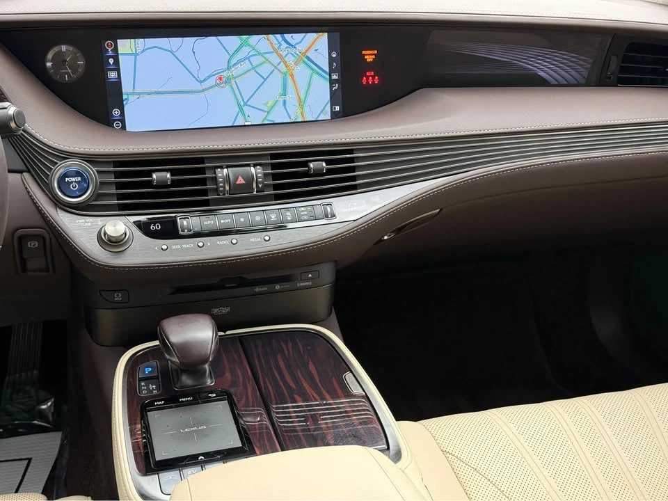 2019 Lexus LS 5th Gen - Image 16 of 20