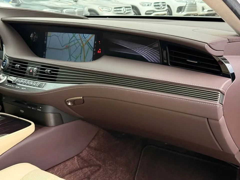 2019 Lexus LS 5th Gen - Image 13 of 20