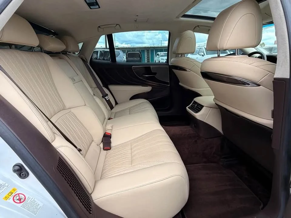 2019 Lexus LS 5th Gen - Image 11 of 20