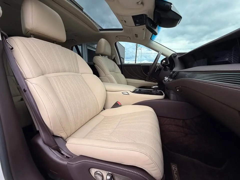 2019 Lexus LS 5th Gen - Image 14 of 20