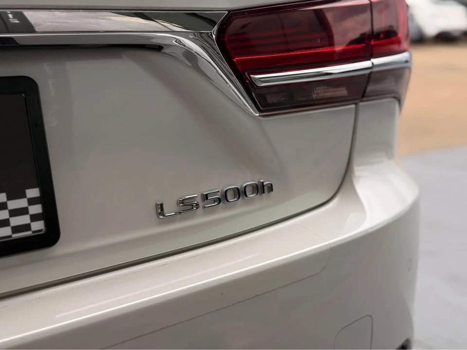 2019 Lexus LS 5th Gen - Image 7 of 20