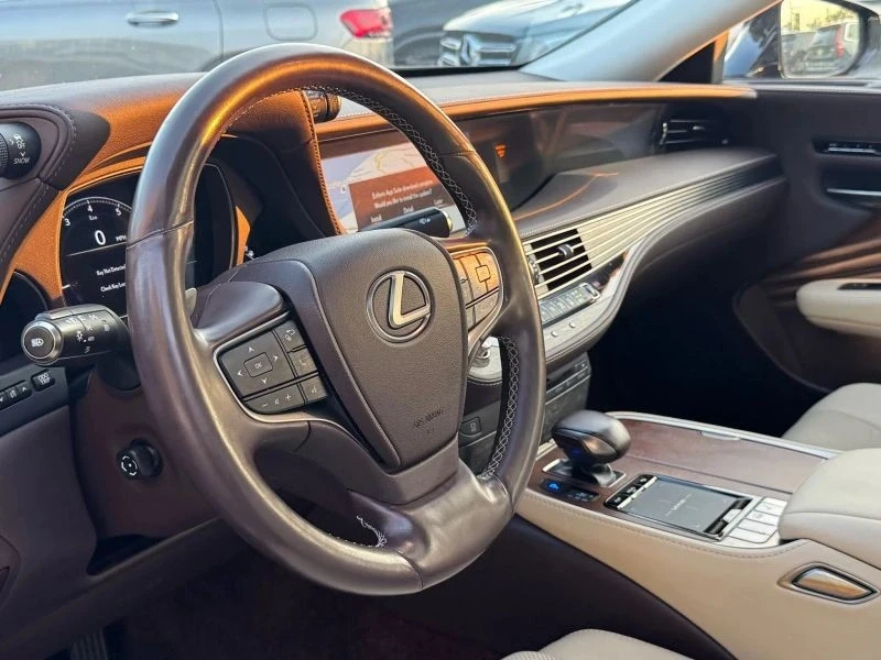 2019 Lexus LS 5th Gen - Image 9 of 12