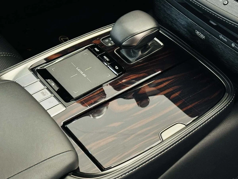 2019 Lexus LS 5th Gen - Image 29 of 31