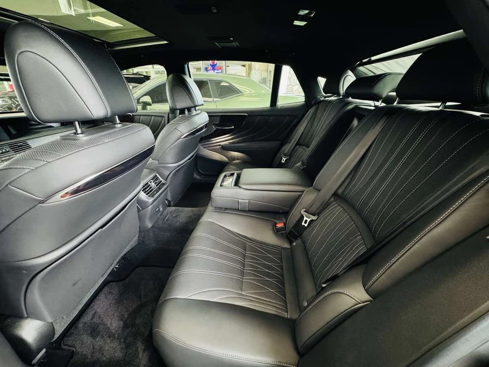 2019 Lexus LS 5th Gen - Image 21 of 31