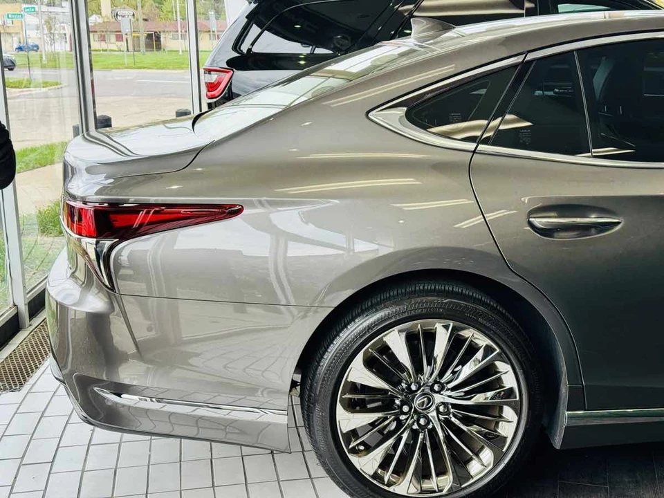 2019 Lexus LS 5th Gen - Image 6 of 31