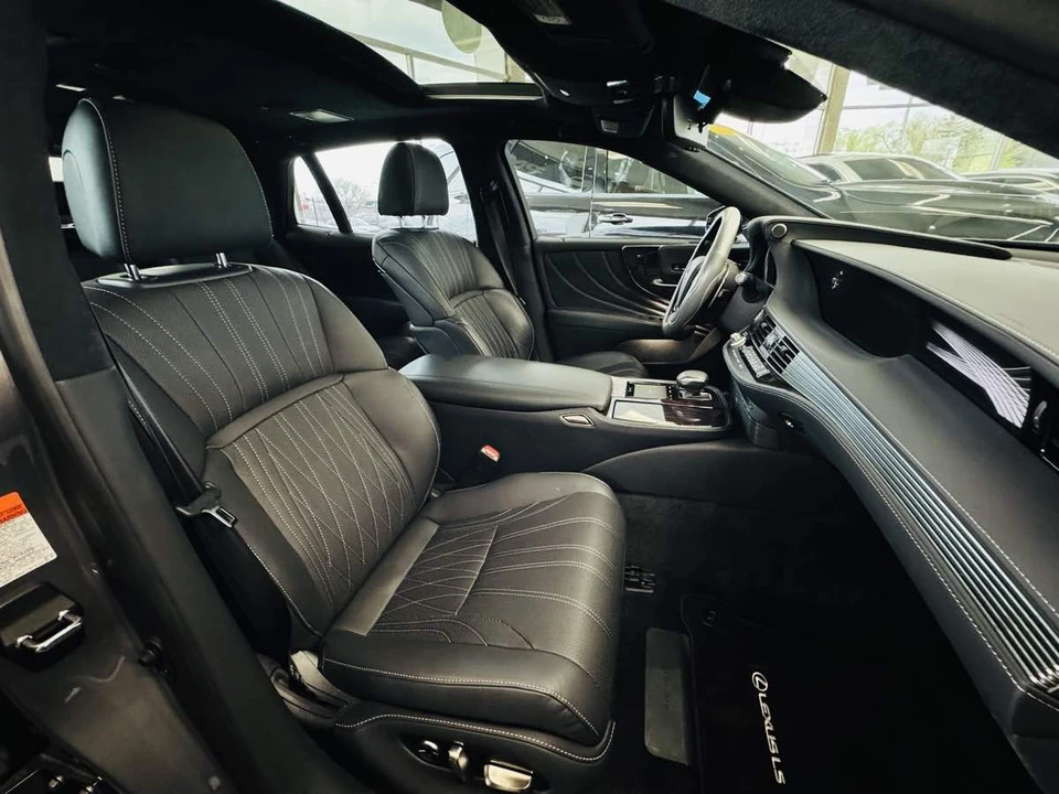 2019 Lexus LS 5th Gen - Image 24 of 31