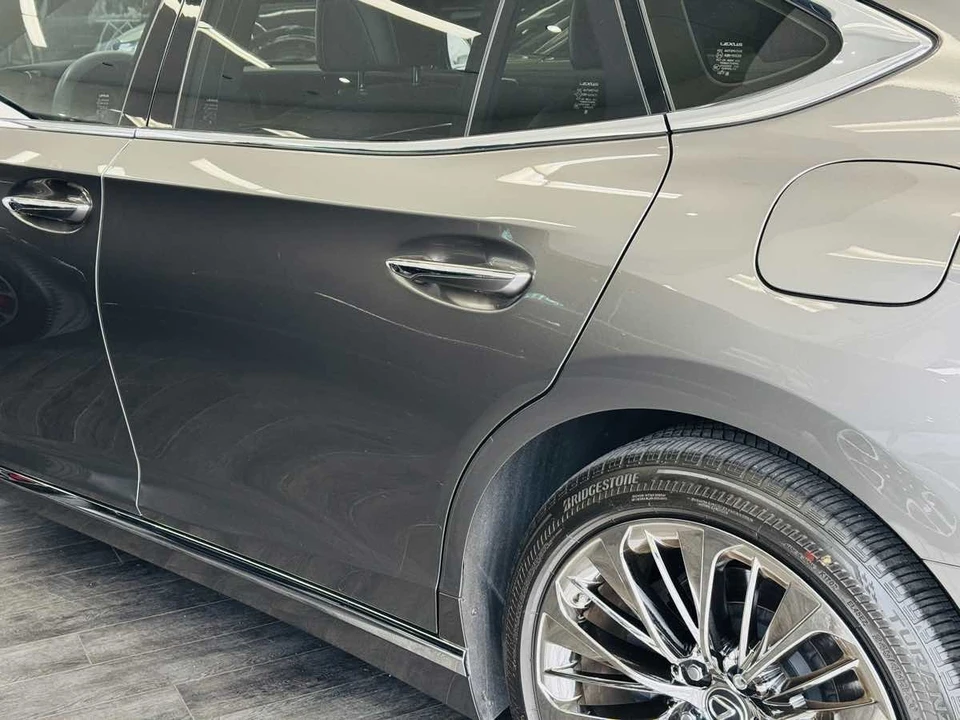 2019 Lexus LS 5th Gen - Image 10 of 31