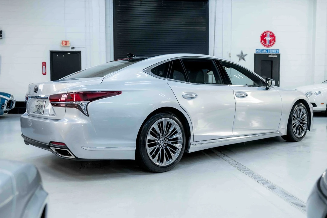 2019 Lexus LS 5th Gen - Image 8 of 12