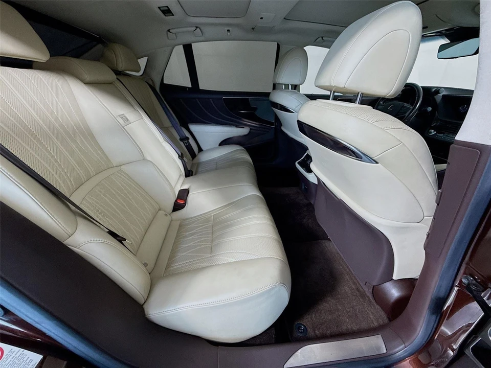 2019 Lexus LS 5th Gen - Image 7 of 24