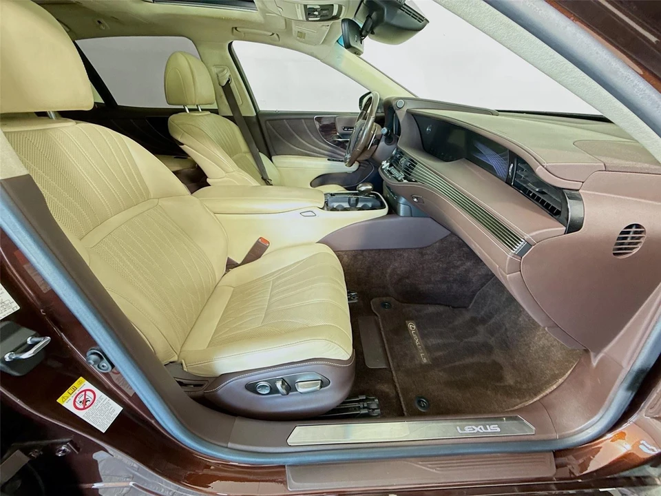 2019 Lexus LS 5th Gen - Image 24 of 31