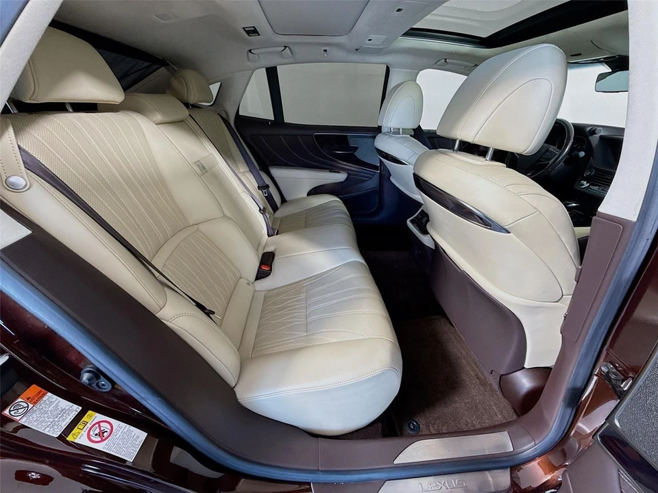 2019 Lexus LS 5th Gen - Image 23 of 31