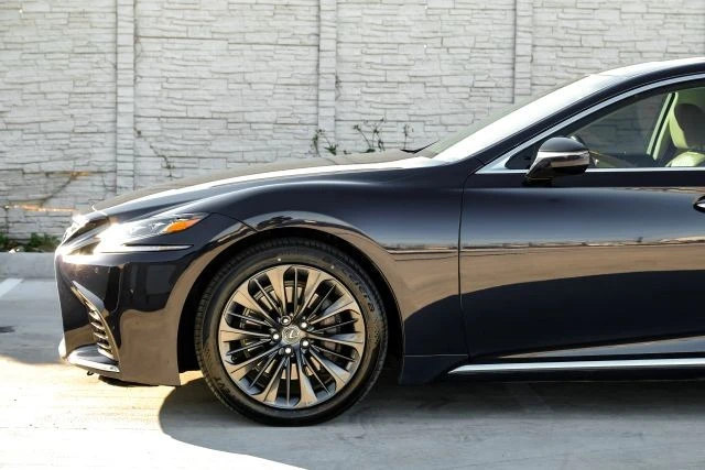 2019 Lexus LS 5th Gen - Image 13 of 21