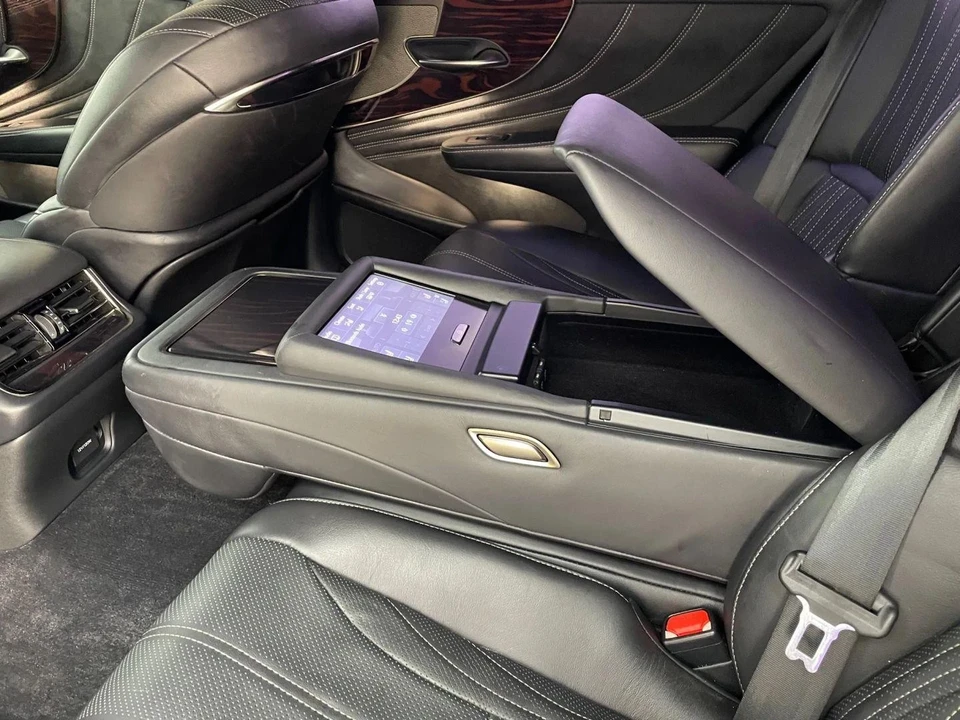 2019 Lexus LS 5th Gen - Image 16 of 21