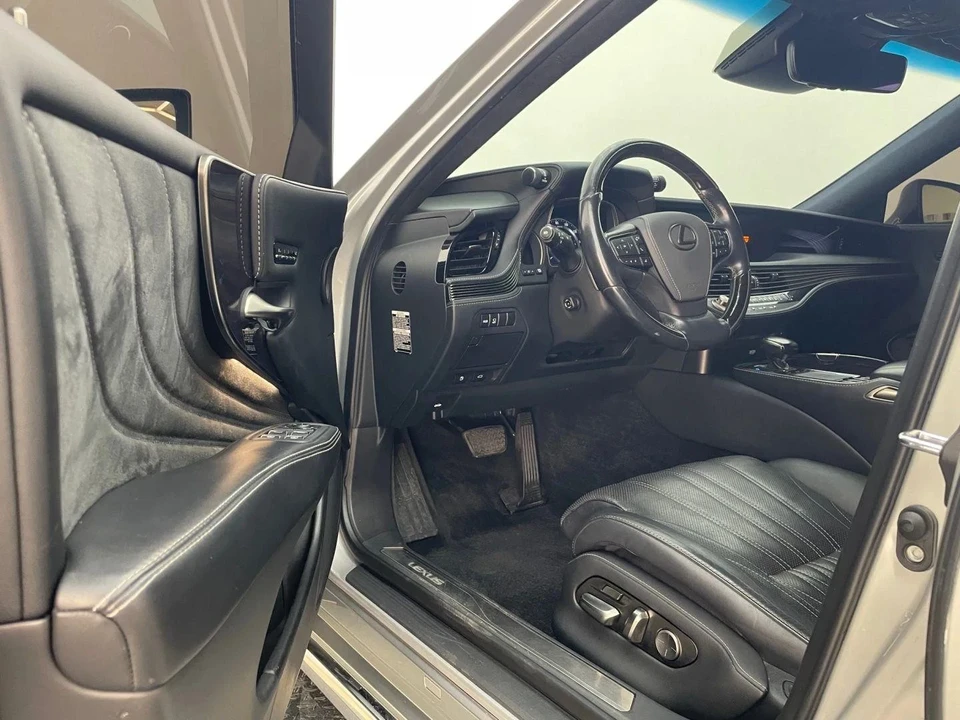 2019 Lexus LS 5th Gen - Image 10 of 21