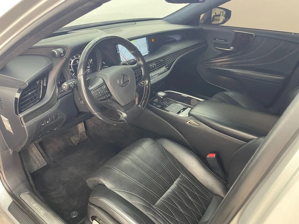 2019 Lexus LS 5th Gen - Image 11 of 21