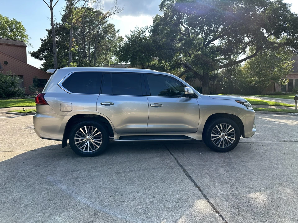 2019 Lexus LX 3rd Gen - Image 15 of 31