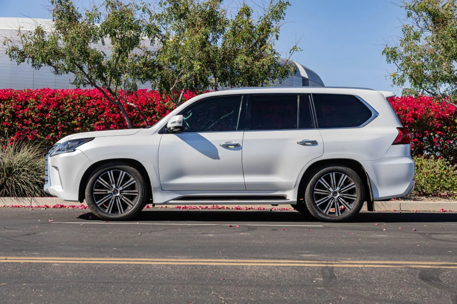 2019 Lexus LX 3rd Gen - Image 8 of 31