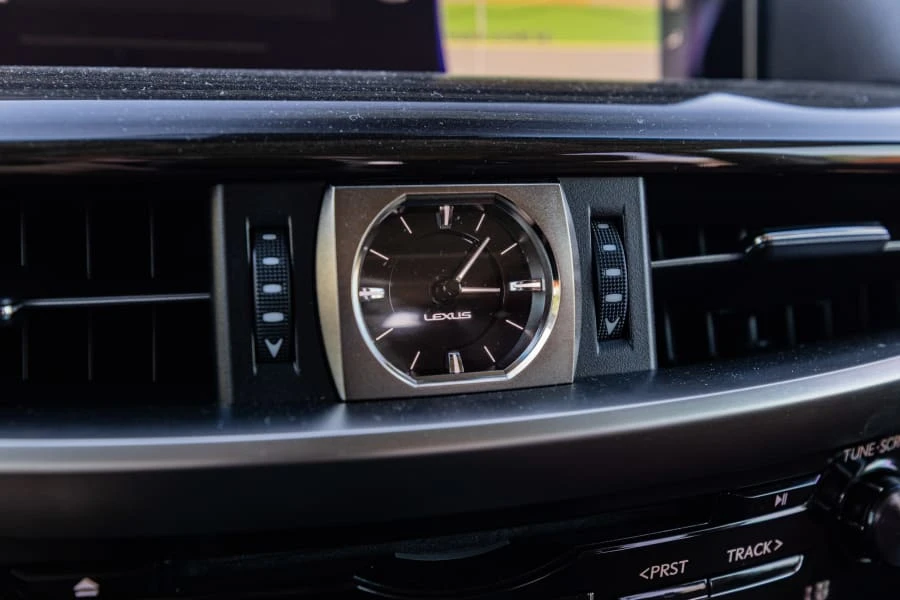 2019 Lexus LX 3rd Gen - Image 11 of 31